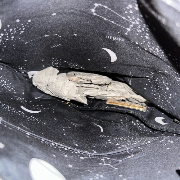 Chic Metallic Clutch with Zipper - Picture 4 of 5